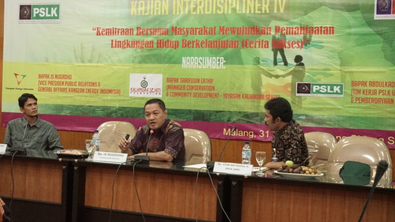 Vice Presiden Public Relation and General Affair KEI, Is Nugroho saat memaparkan materi dalam