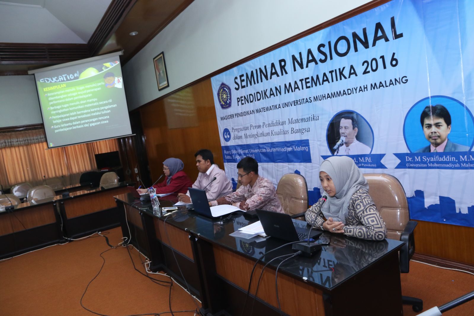 Serius: Pemateri memaparkan materi seminar nasional pendidikan matematika 2016 pada sesi kedua. Foto: