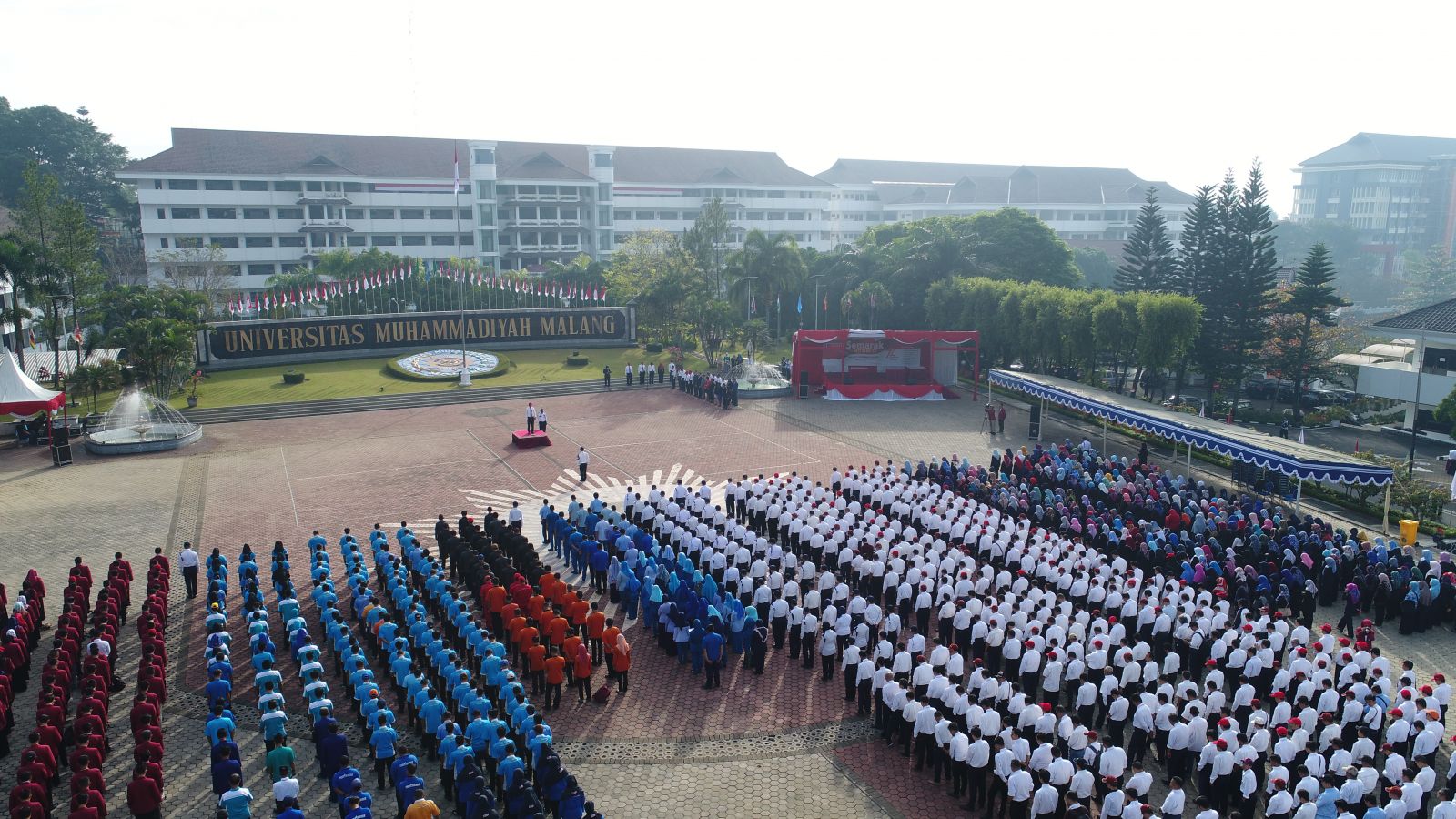 The atmosphere during flag hoisting ceremony of  the 72nd anniversary of the Republic of