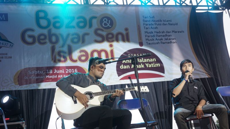 Band anak jalanan binaan Lembaga Perlindungan Anak Kota Malang turut tampil di acara Bazar dan 