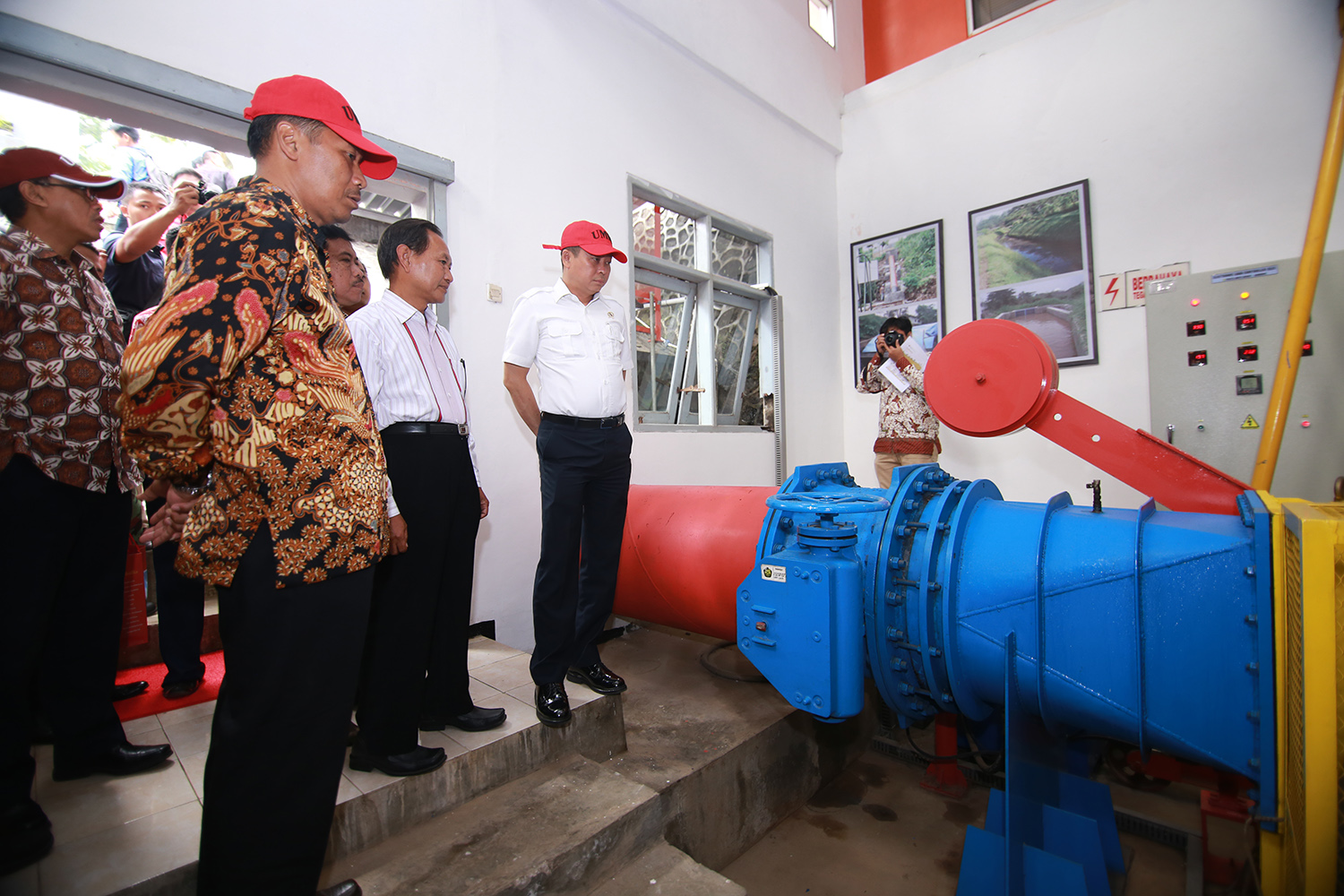 Menteri Energi dan Sumber Daya Mineral Republik Indonesia, Ignaius Jonan didampingi jajaran rektorat