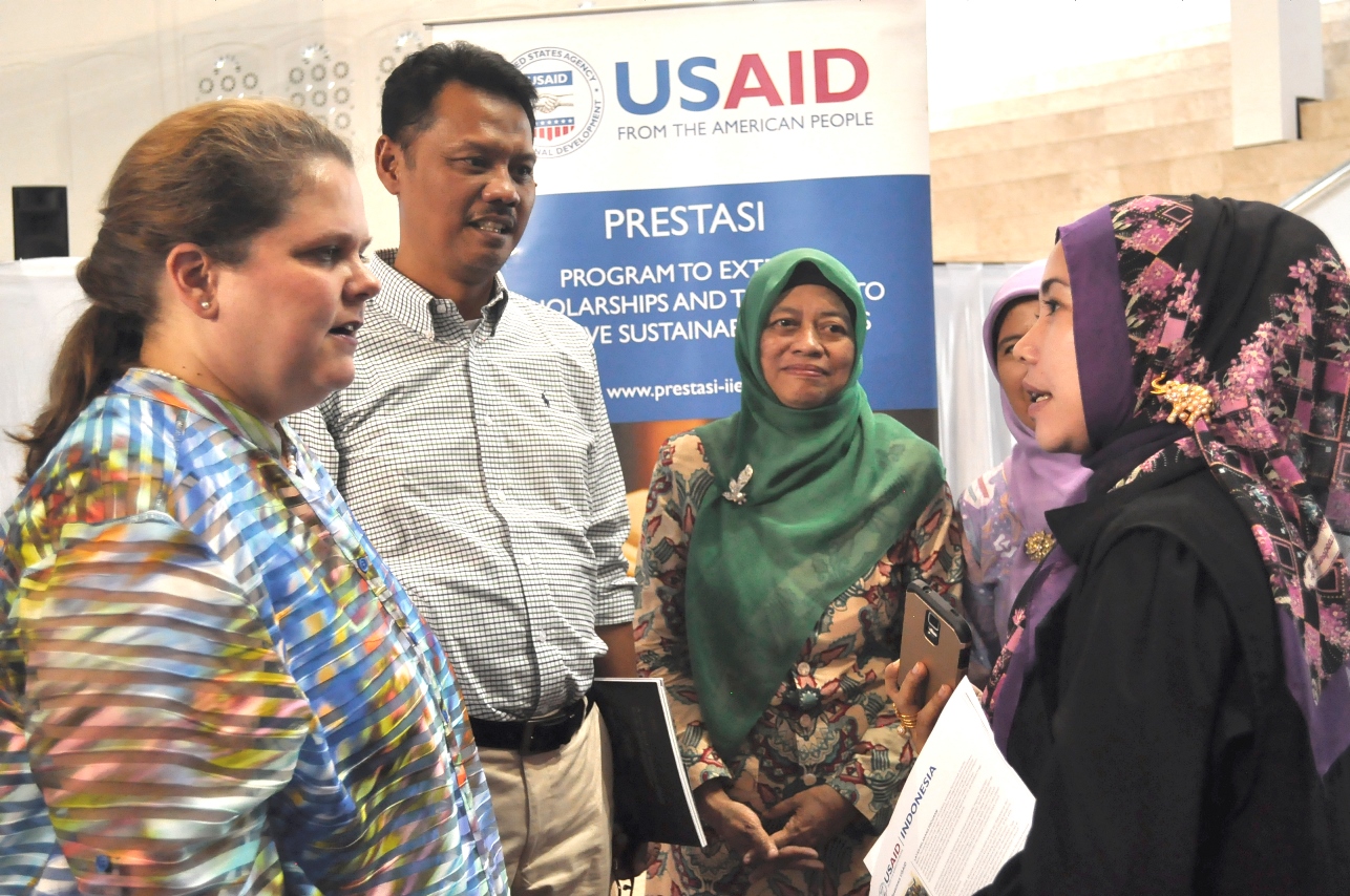 Suasana pameran pendidikan AS di UMM Dome. KULIAH di Amerika Serikat (AS) menjadi pilihan menarik bagi