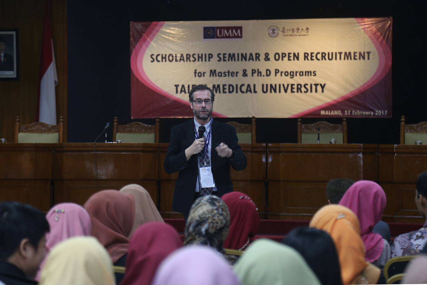 Salah satu pemateri seminar Sholarship Seminar and Open Recruitment for Mater and Ph.D programs Taipei