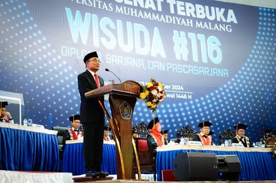 Penasihat Presiden di Wisuda UMM: Semua Harus Siap Berubah di Era Digital