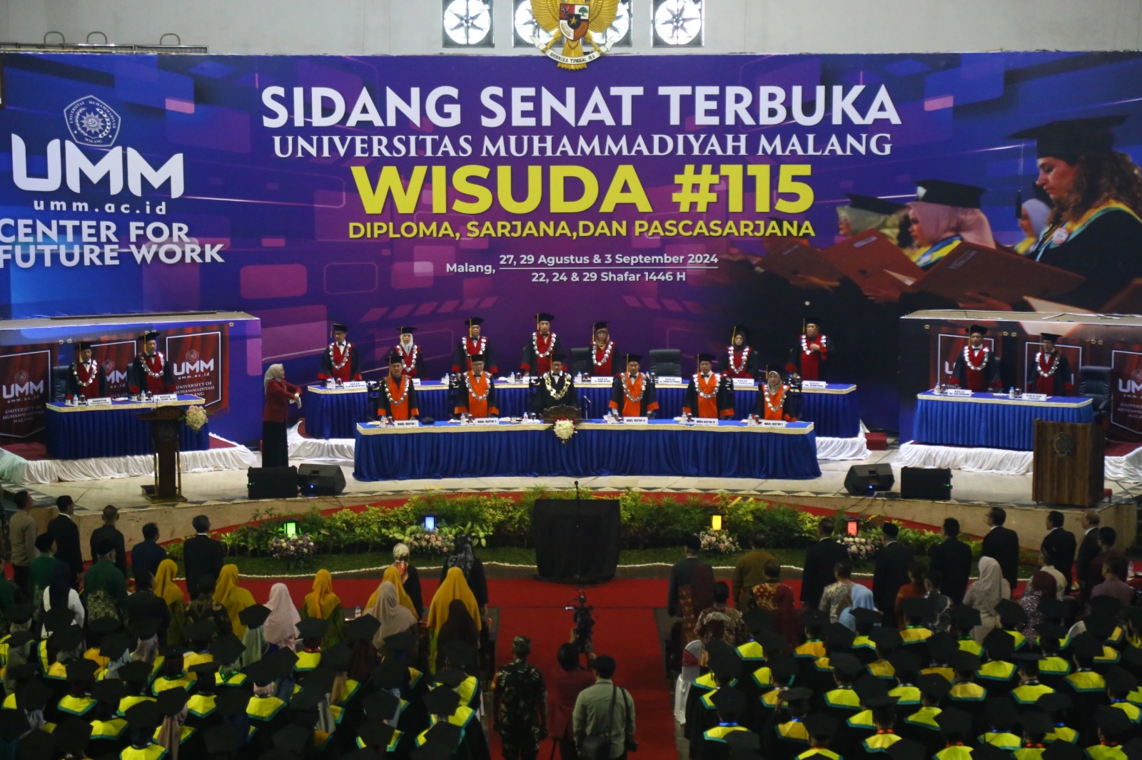 The atmosphere of UMM Graduation with Dr. Ramliyanto, SP, MP, as Chief of Badan Pengembangan Sumber Daya 