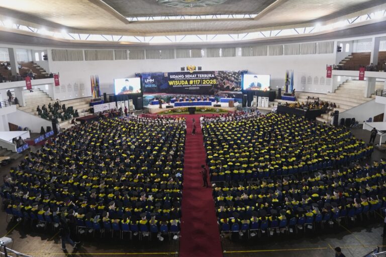 Pesan di Wisuda UMM: dari Atomic Habits hingga Riset sebagai Solusi