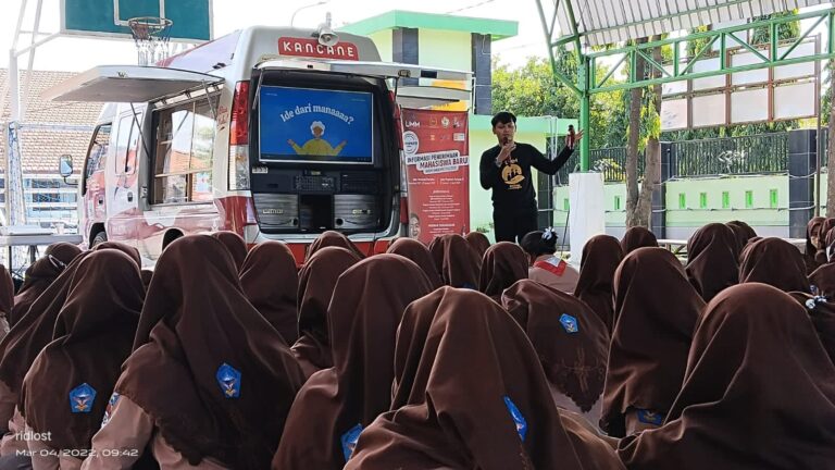 Ajak Berkarya, UMM Beri Kelas Influencer dan Menulis Siswa SMA