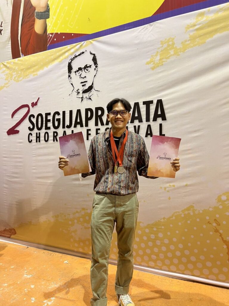 Akmal, Wisudawan Berprestasi UMM Bidang Seni Suara