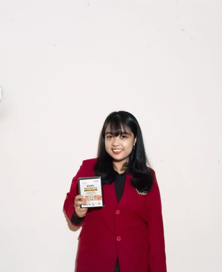 April, Wisudawan UMM yang Kenalkan Kopi Dampit ke Eropa