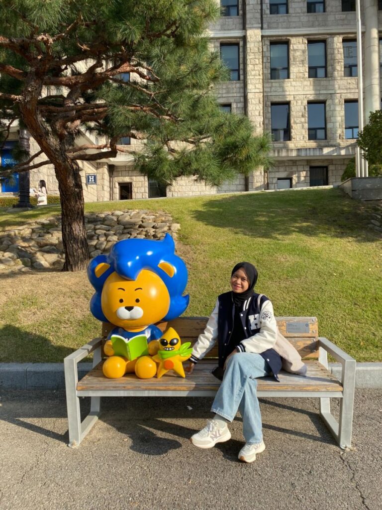 Cerita Asyik Mahasiswa UMM Studi dan Bertemu Artis K-pop di Korea