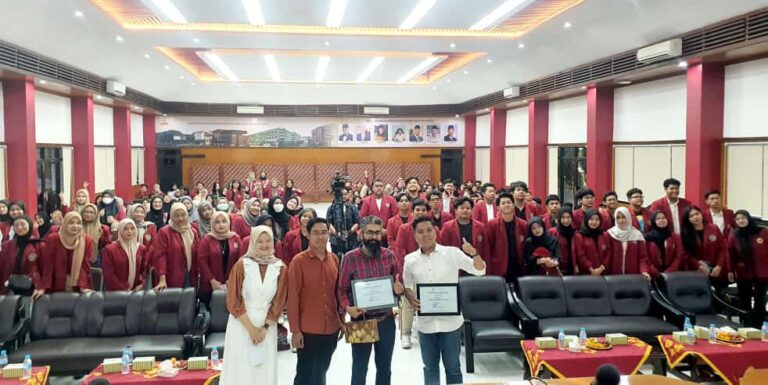 Datangkan Pakar dari Yunani, Komunikasi UMM Kaji Troll Factory
