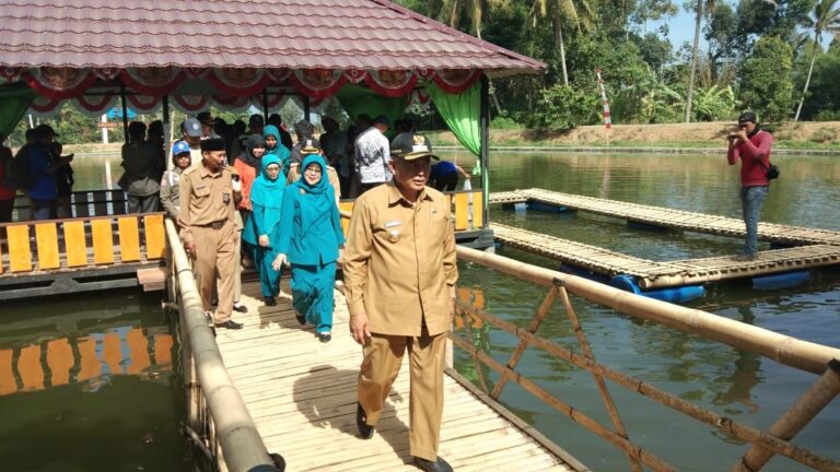 Dorong Masyarakat Mandiri, Dosen UMM Kembangkan Edu Wisata dan Pengolahan Limbah Kertas