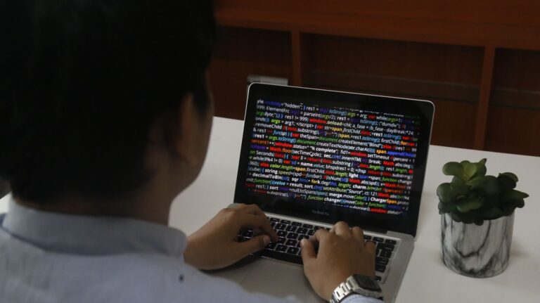 Dosen UMM Bahas Urgensi Cyber Security di Dunia Digital