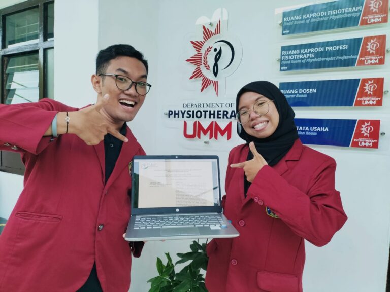 Dua Mahasiswa Fisioterapi UMM Raih Penghargaan di PIMAF