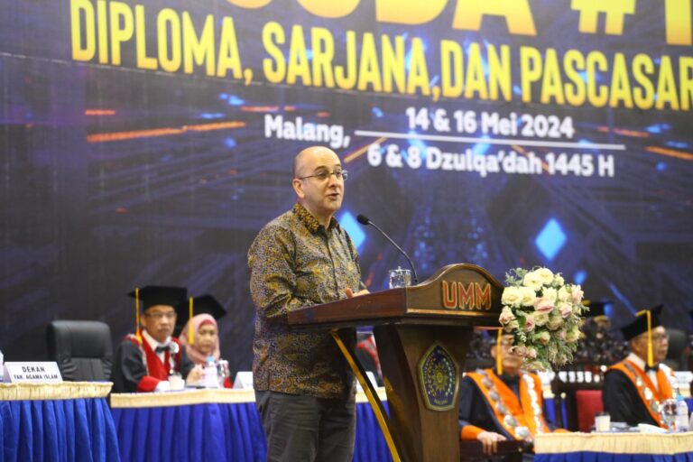 Dubes Mesir di Wisuda UMM: Ilmu dan Moderasi Kunci Hadapi Masalah di Masyarakat