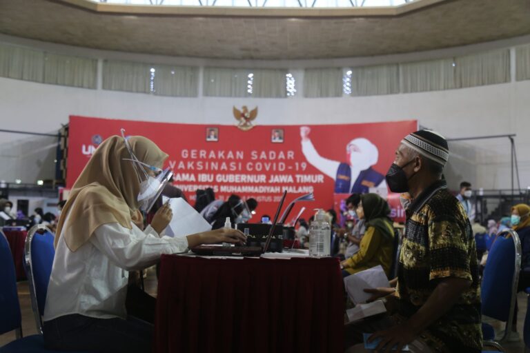 Galakkan Program GESIT, UMM Gelar Vaksinasi