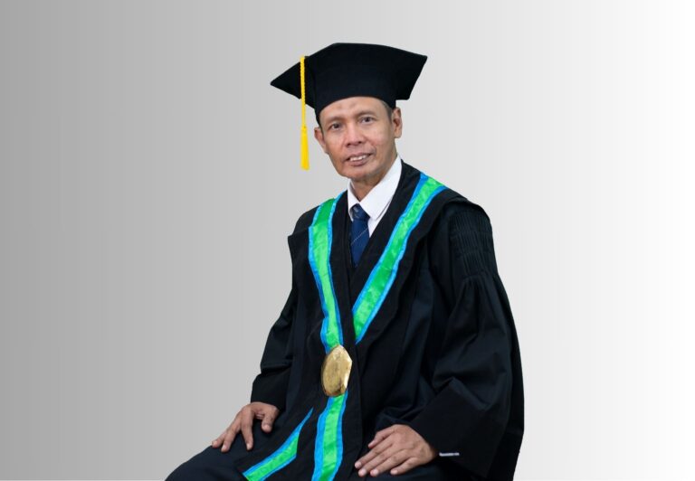 Guru Besar FAI UMM Dikukuhkan, Bikin Model EMAS Baca Kitab Gundul