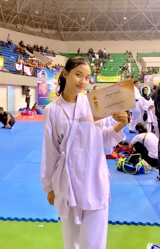 Jihan, Atlet Cantik UMM yang Raih Juara di Kompetisi Karate Internasional