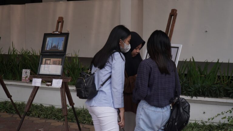 Kucing hingga Kota Pabrik di Pameran Foto UMM