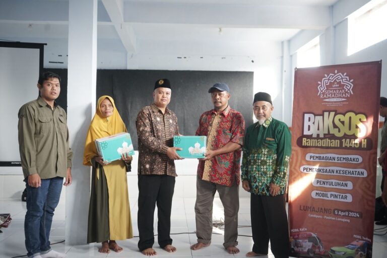 Lumajang Disambangi Baksos UMM, Tes Kesehatan Gratis hingga Perpus Keliling