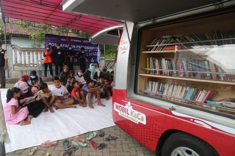 Mobil KaCa Hibur Anak-Anak Korban Gempa Malang Selatan