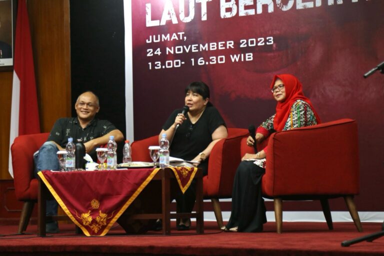 Penulis Novel Laut Bercerita Beri Tips untuk Penulis Muda di UMM