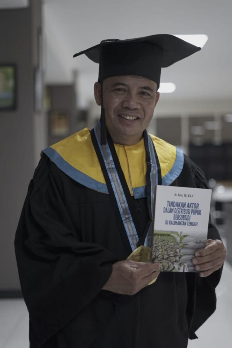 Raih Wisudawan Terbaik, Kepala BPTPH Kalteng Siap Berkontribusi