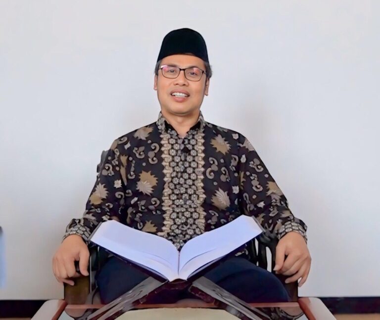 Sarung Bukan Asli Indonesia? Begini Sejarahnya