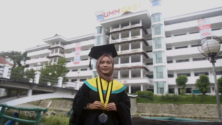 Self Planning Kunci Sherly Raih Predikat Wisudawan Terbaik