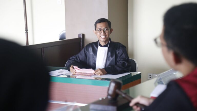 Sukses Jalani Double Degree, Cahyo Jadi Wisudawan Terbaik UMM
