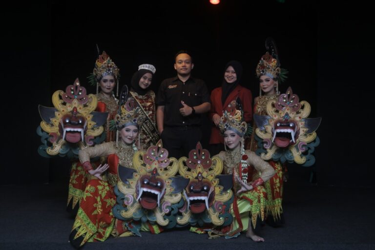Tampilkan Tari Jaripah, Mahasiswa UMM Sabet Juara Tari Tingkat Nasional