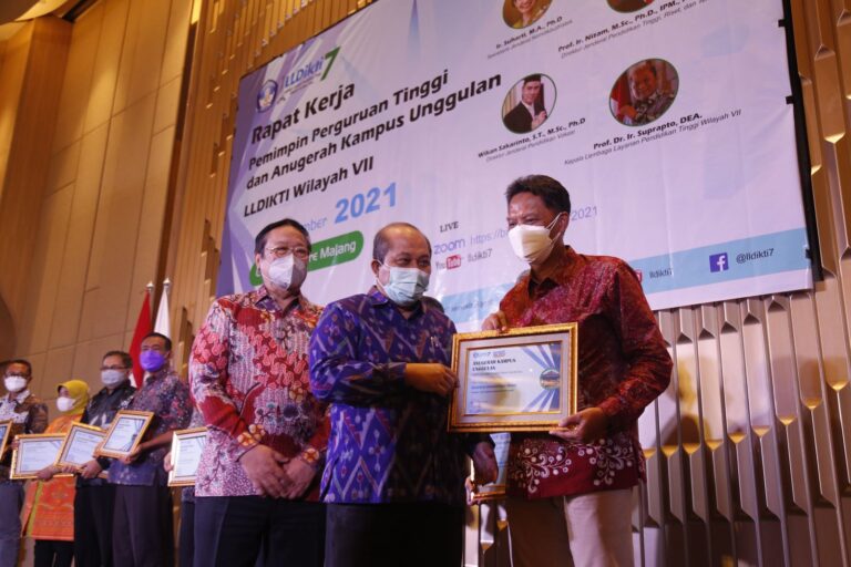 UMM Sukses Menangkan Bidang Kemahasiswaan Terbaik AKU 2021