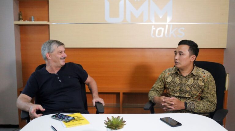 UMMTalks Hadirkan Robert John Pope, Doktor Australia yang Belajar Islam