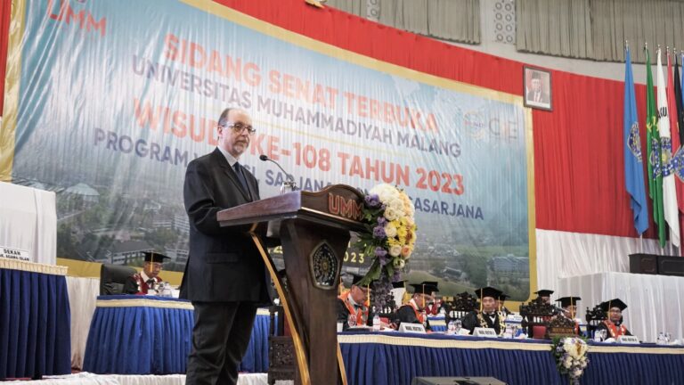 Wisudawan UMM Dapat Undangan Studi Lanjut dari Dubes Spanyol
