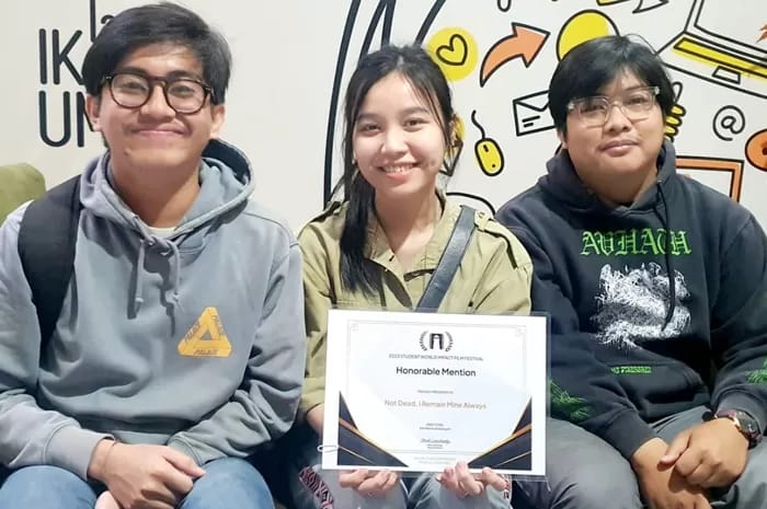 Tiga Mahasiswa UMM Lulus tanpa Skripsi berkat Menangi Penghargaan Film Internasional