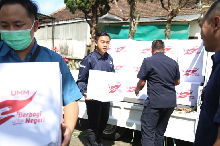 Baksos UMM di Pujon, Penyuluhan Stunting hingga Games Edukatif di SD