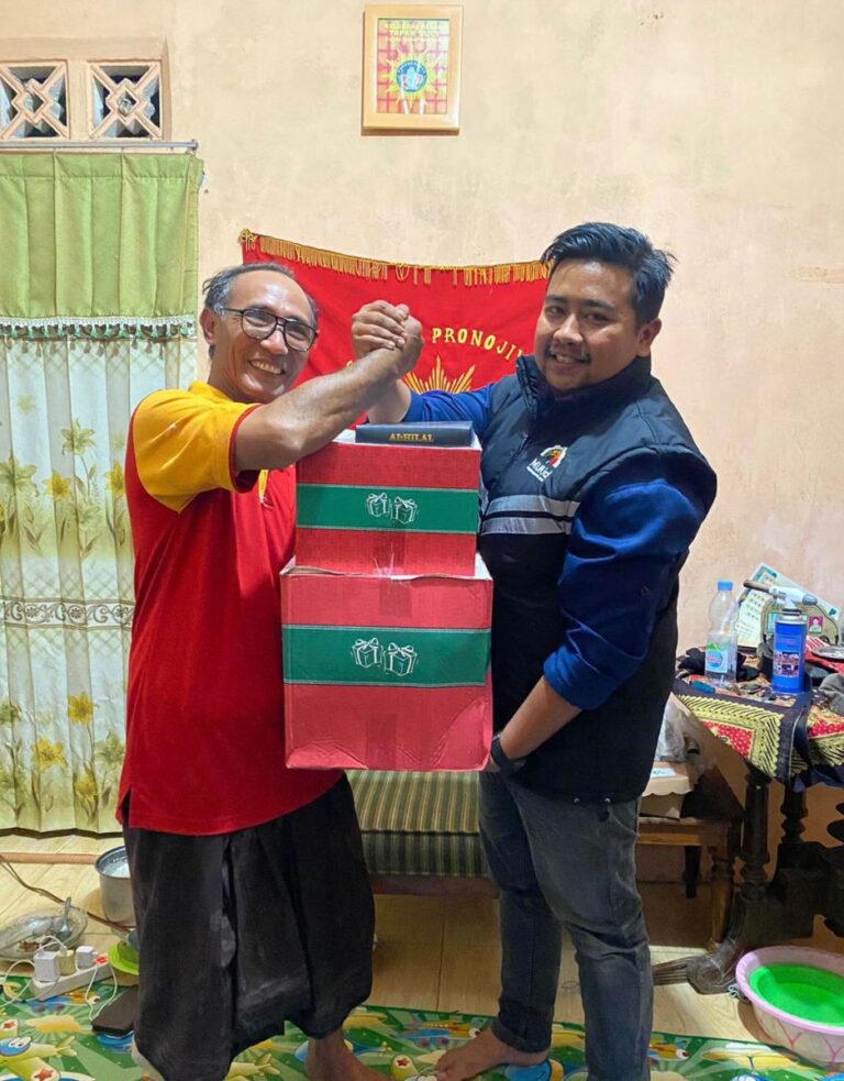 MuRid UMM Berbagi untuk Negeri, Bantu Warga Terdampak Awan Panas Semeru