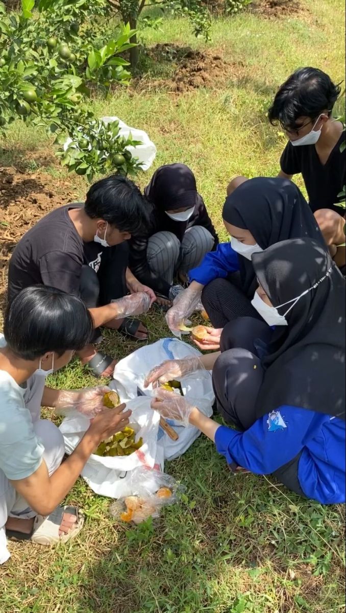 Mahasiswa UMM Sulap Limbah Kulit Jeruk Jadi Briket yang Bernilai