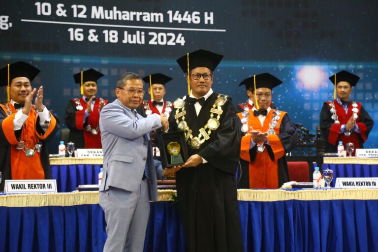 Wamen LHK di UMM Dorong Wisudawan Peduli Alam Indonesia