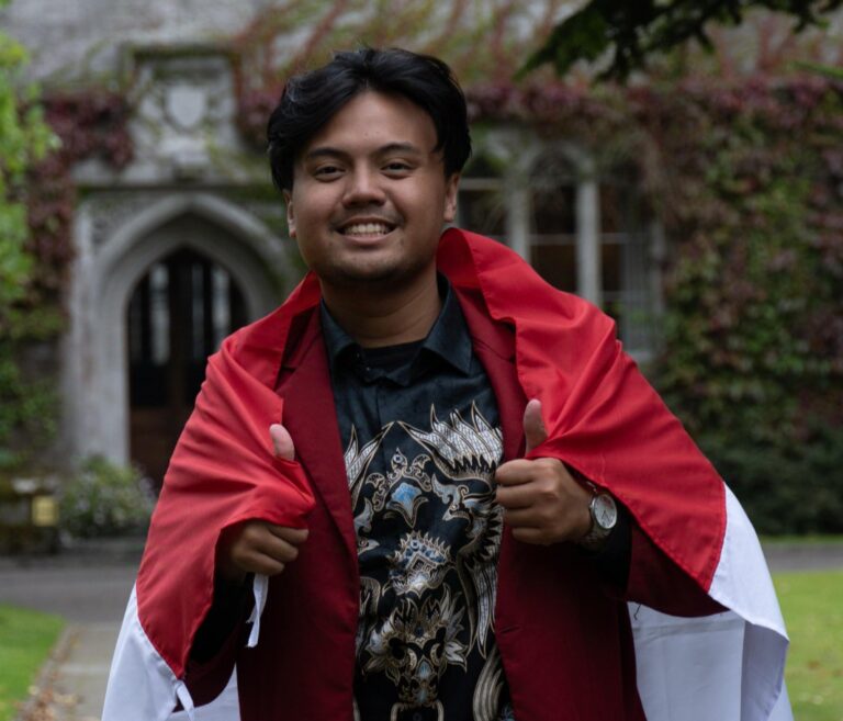 Mahasiswa UMM Perkenalkan Batik di Irlandia