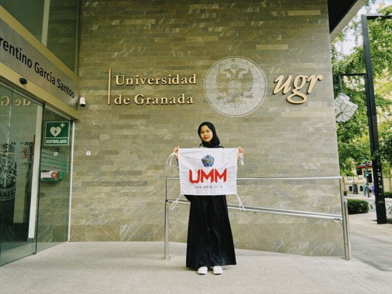 Raih Beasiswa, Mahasiswa UMM Berbagi Keunikan Negara Matador