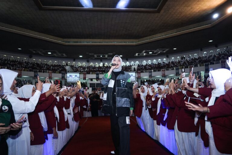 Salma Idol Sukses Tutup Pesmaba UMM dengan Meriah