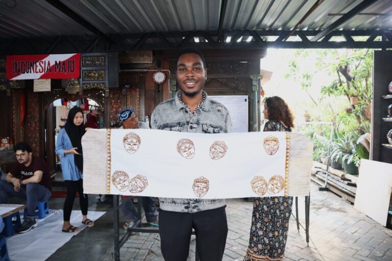 BIPA UMM Kenalkan Indonesia lewat Batik