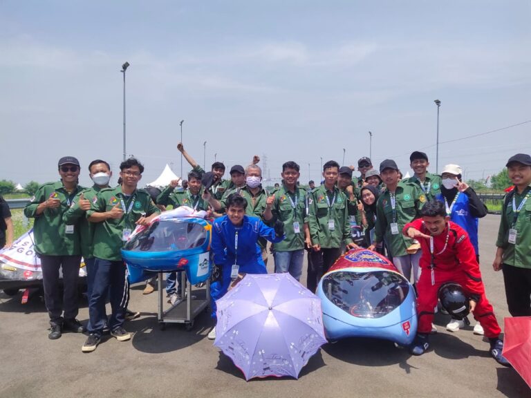 Beri Inovasi Baru, Mobil Listrik Tim Mahasiswa UMM Juara Satu di KMHE Nasional 2022