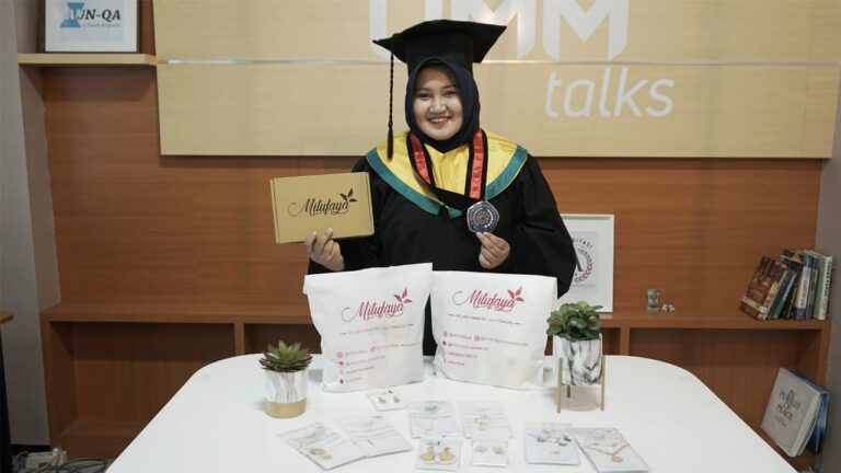 Bisa Survive Kuliah Berkat Beasiswa dan Wirausaha