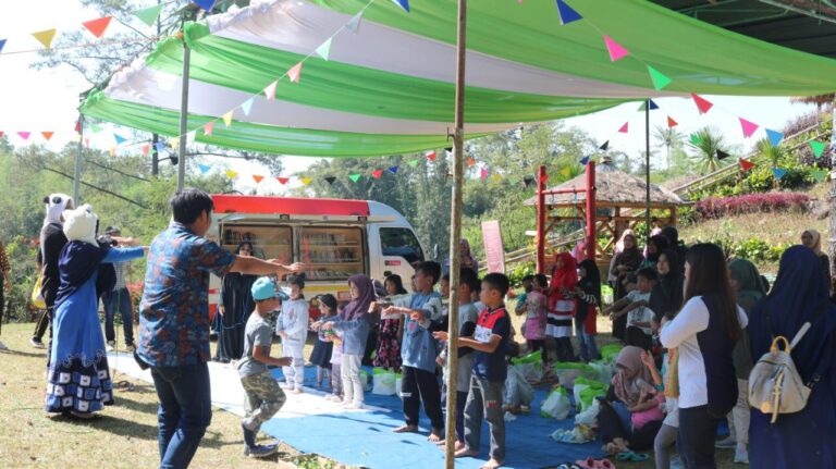 Cegah Anak Antisosial dengan Berpetualang dan Berkebun