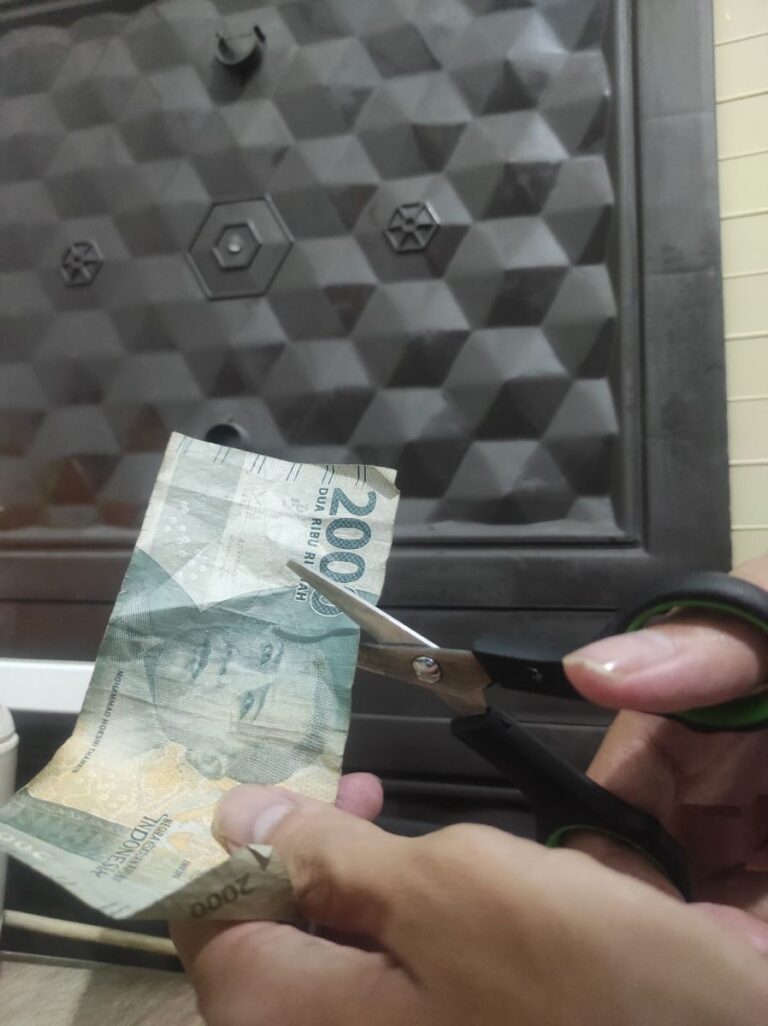 Dosen UMM: Hati-Hati, Merusak Uang dengan Sengaja Bisa Masuk Penjara