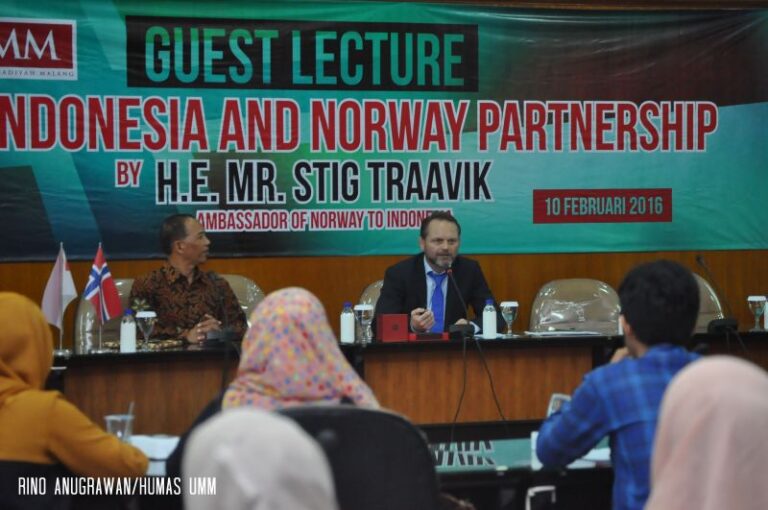 Dubes Norwegia Narasumber Pertama Ambassador Lecture UMM