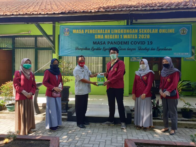 Edukasi Covid-19 ke Siswa SMA di Kediri