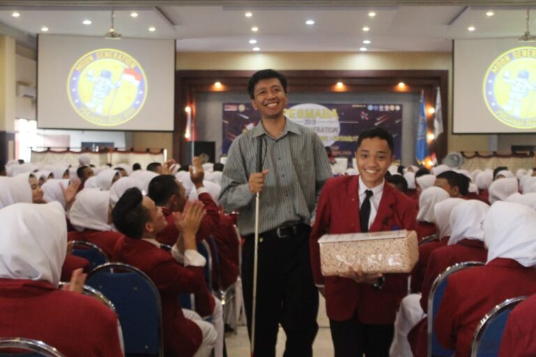 Fikes UMM Bikin Moon Charity untuk Disabilitas
